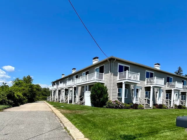 $2,500 | 1515 Ocean Boulevard, Unit 1, Rye, NH 03870