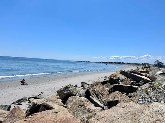 $2,500 | 1515 Ocean Boulevard, Unit 1, Rye, NH 03870