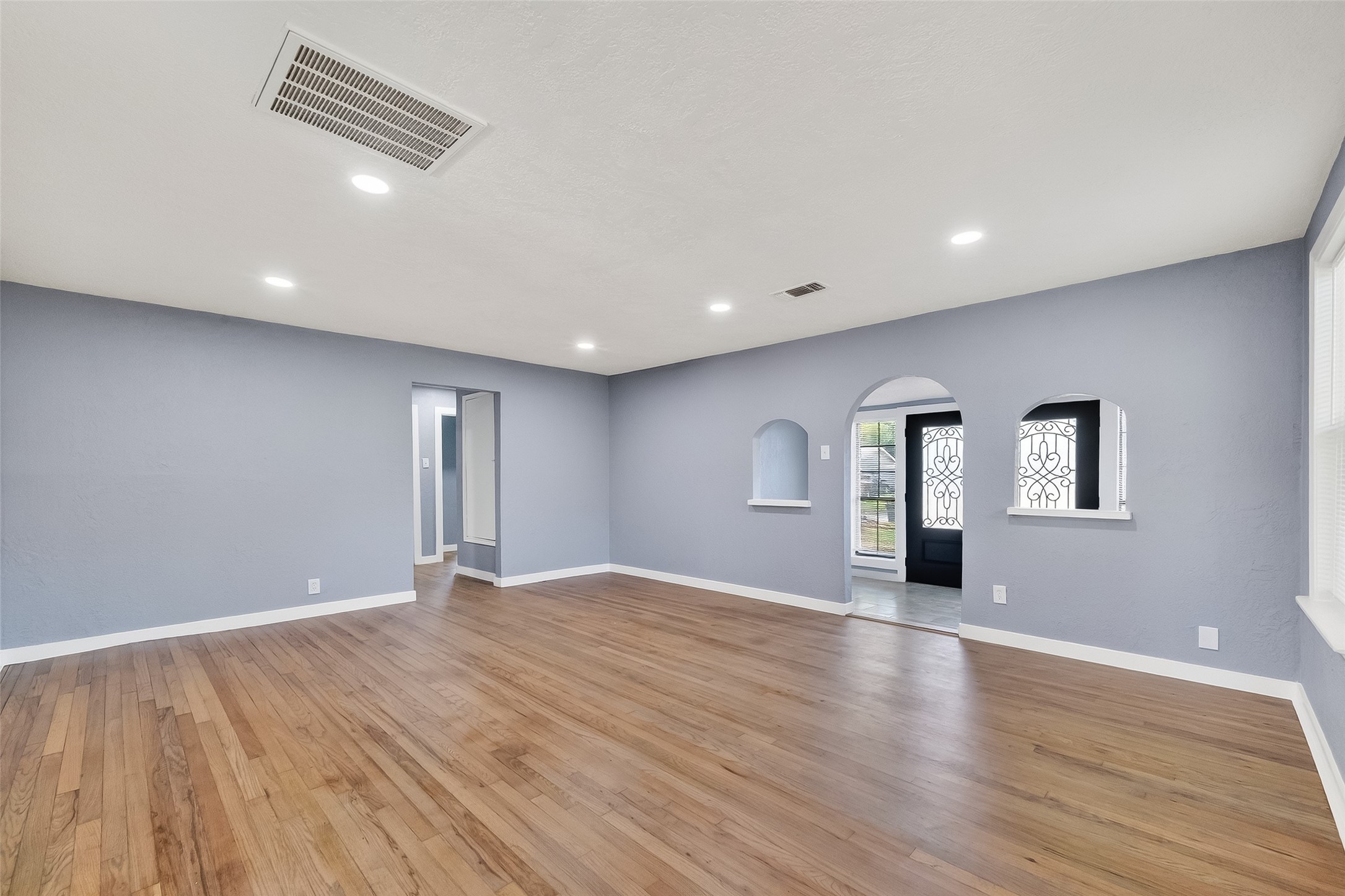 4727 Arvilla Lane Houston, TX 77021 - Photo 7 of 37