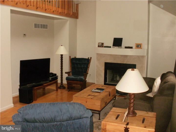 530 Highspire Road Glenmoore, PA 19343 - Photo 4 of 25 Living Room