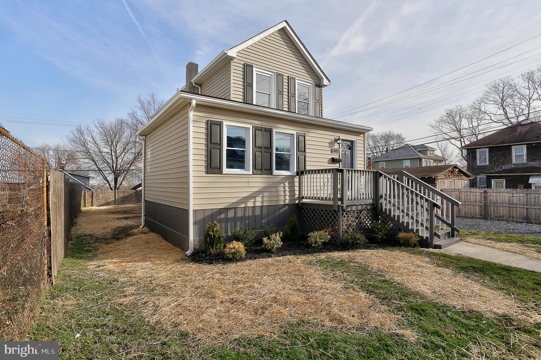 102 West Hilltop Road Baltimore, MD 21225 - Photo 2 of 26 Front view