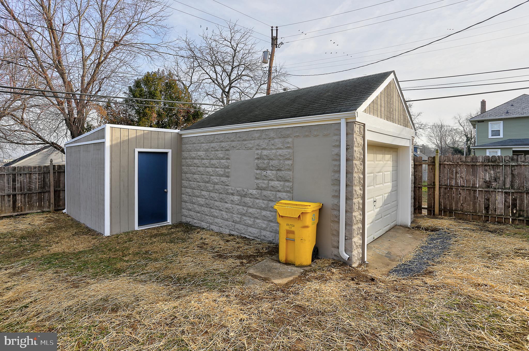 102 West Hilltop Road Baltimore, MD 21225 - Photo 17 of 26 Garage