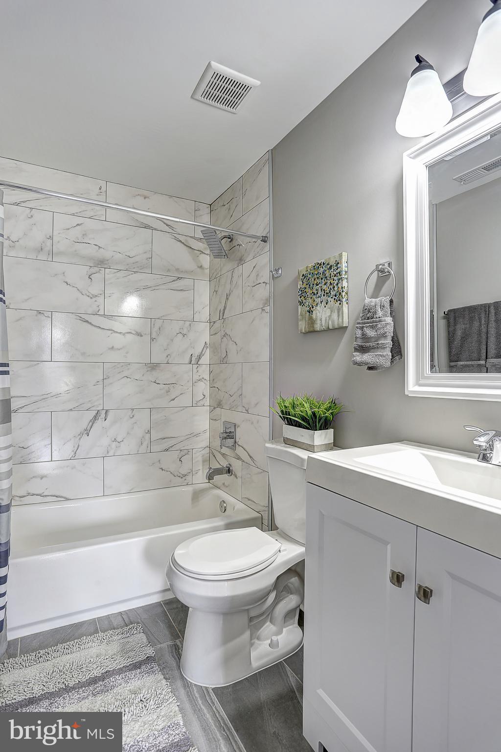102 West Hilltop Road Baltimore, MD 21225 - Photo 24 of 26 Bath