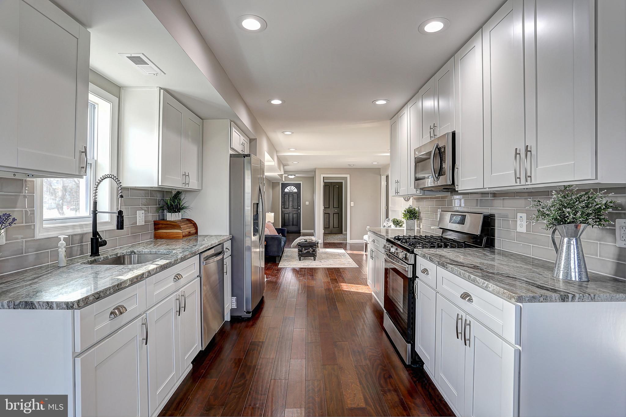 102 West Hilltop Road Baltimore, MD 21225 - Photo 7 of 26 Ktichen