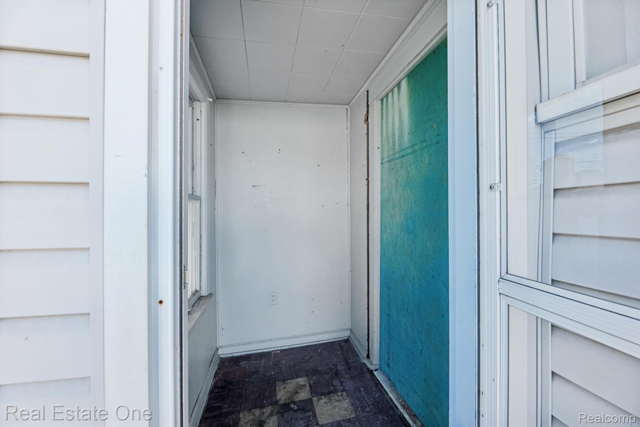 159 Dwight Street River Rouge, MI 48218 - Photo 42 of 48 43-159-Dwight-St-River-Rouge-MI-48218-WindowStill-40.jpg