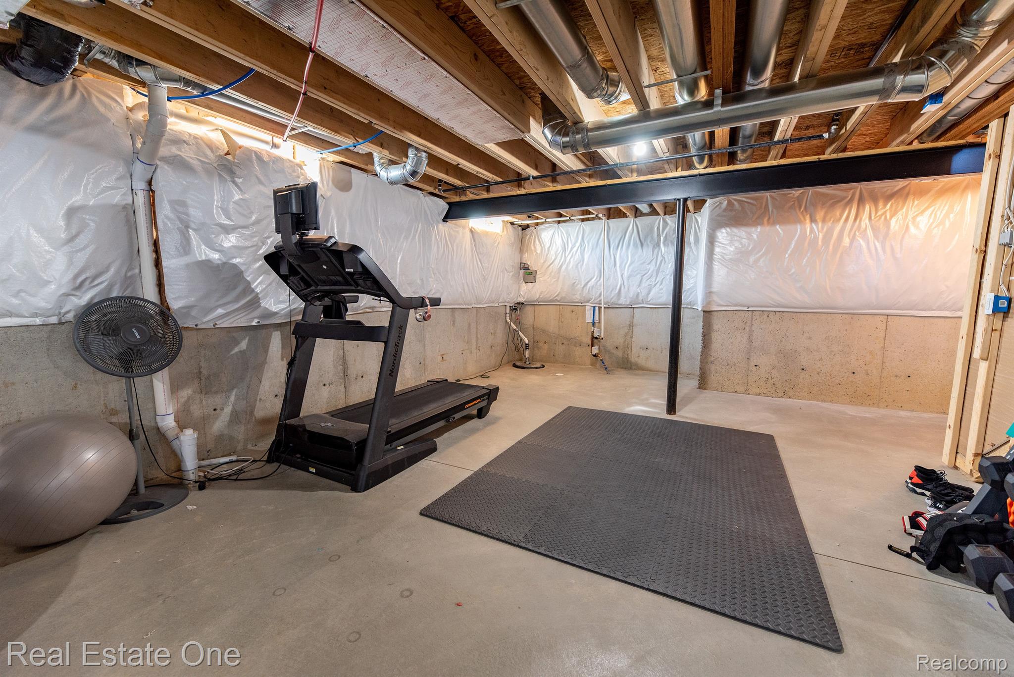 3645 Cone Avenue Rochester, MI 48309 - Photo 45 of 60 Gallery Image 45