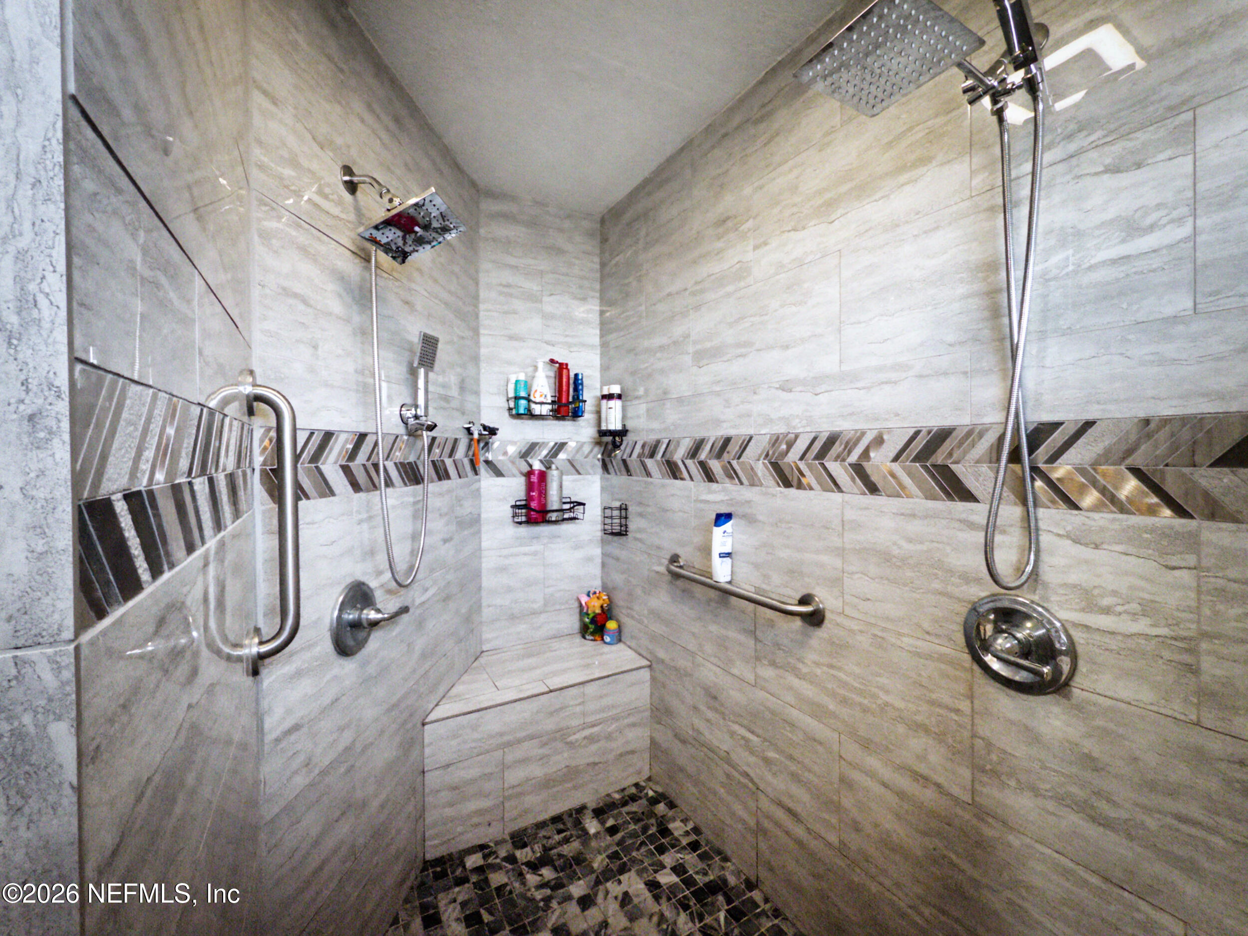 2992 Quapaw Trail Middleburg, FL 32068 - Photo 16 of 32 a bathroom with a tub and a sink