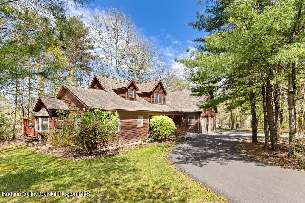 10 Old Farm Road Shokan, NY 12481 - Photo 41 of 68 a front view of a house with a yard