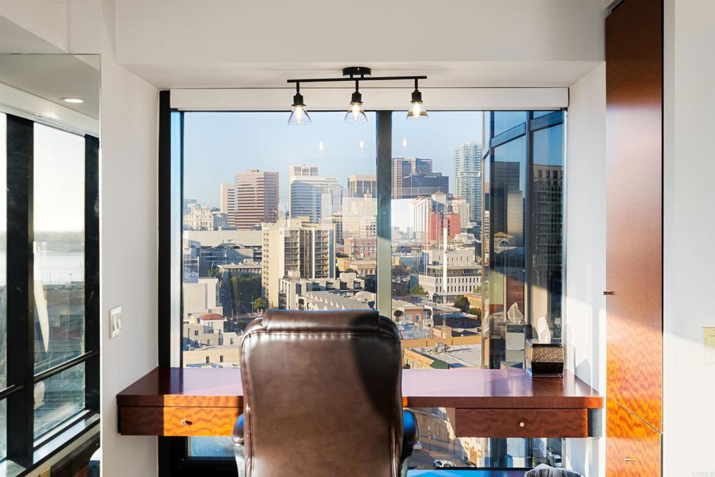 200 Harbor Drive, Unit 1502 San Diego, CA 92101 - Photo 20 of 48 a view of a living room and dining room