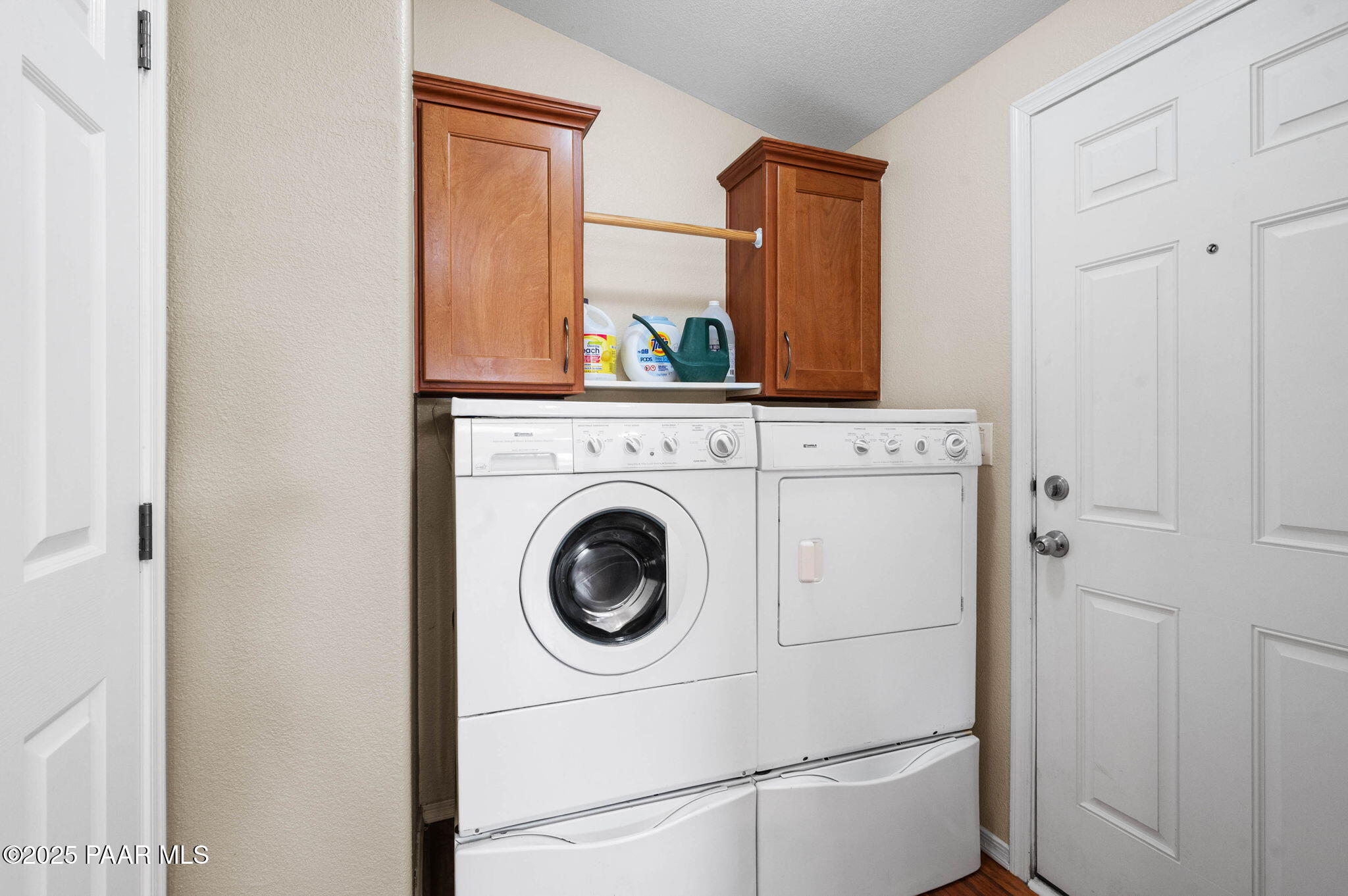 2214 Dove Drive Dewey, AZ 86327 - Photo 24 of 27 a utility room with dryer and washer
