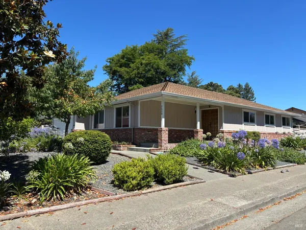 $739,000 | 2429 Woodstock Court, Santa Rosa, CA 95409