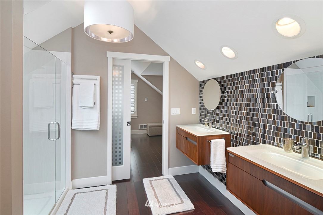 682 Wintersweet Road Northeast Bainbridge Island, WA 98110 - Photo 16 of 26 Gallery Image 16