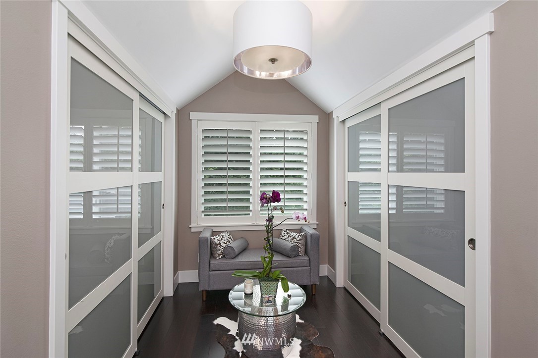682 Wintersweet Road Northeast Bainbridge Island, WA 98110 - Photo 17 of 26 Gallery Image 17