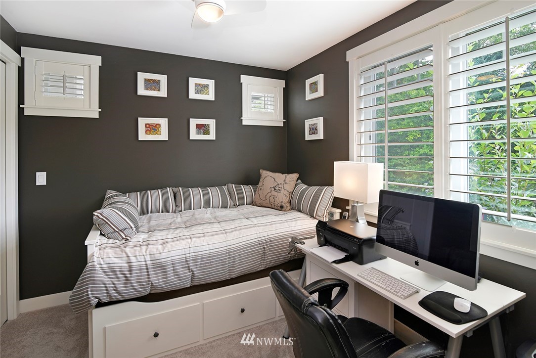 682 Wintersweet Road Northeast Bainbridge Island, WA 98110 - Photo 21 of 26 Gallery Image 21