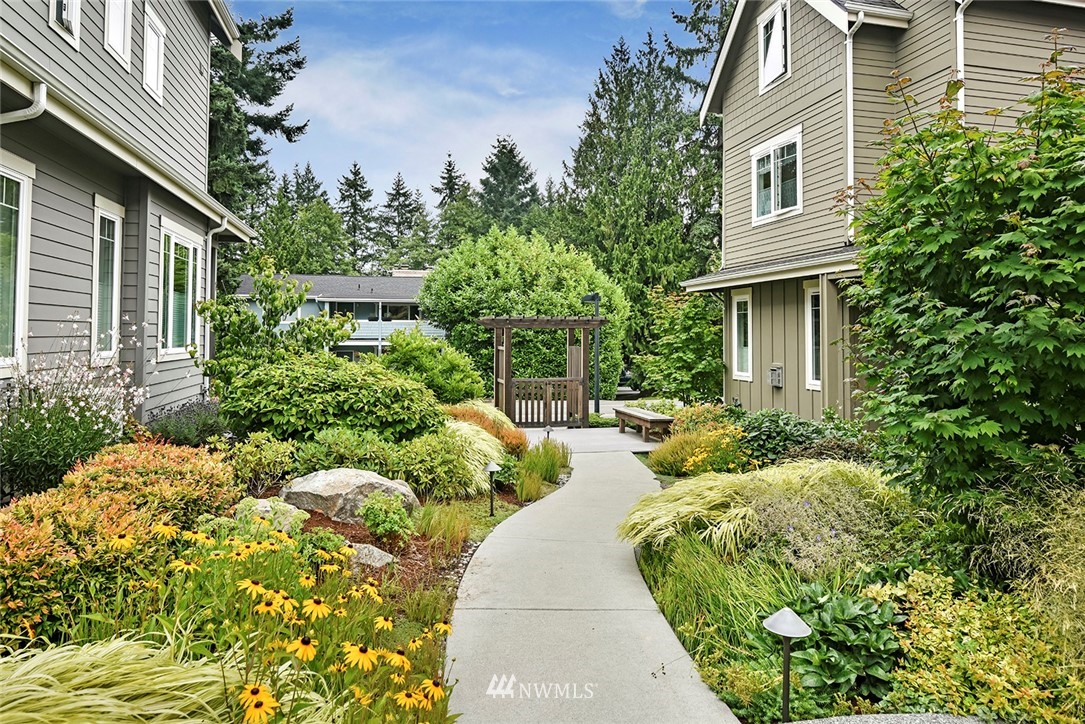 682 Wintersweet Road Northeast Bainbridge Island, WA 98110 - Photo 24 of 26 Gallery Image 24