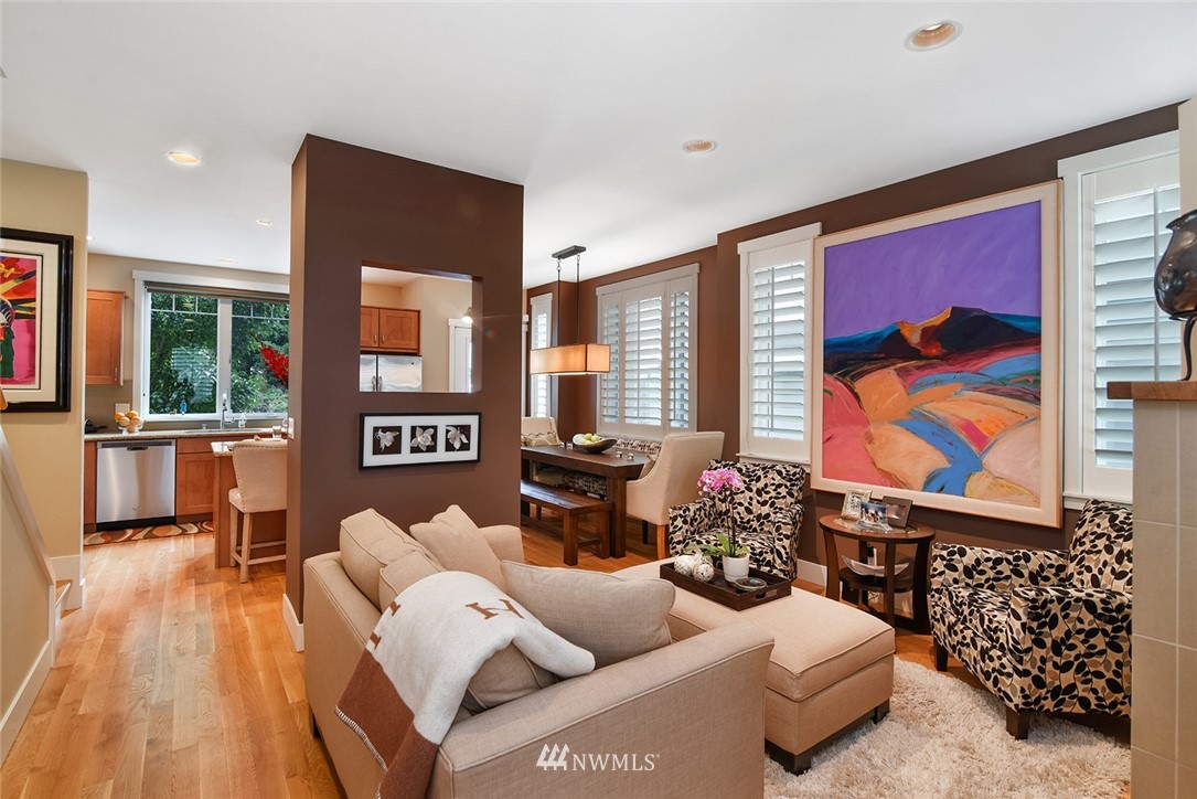 682 Wintersweet Road Northeast Bainbridge Island, WA 98110 - Photo 4 of 26 Gallery Image 4