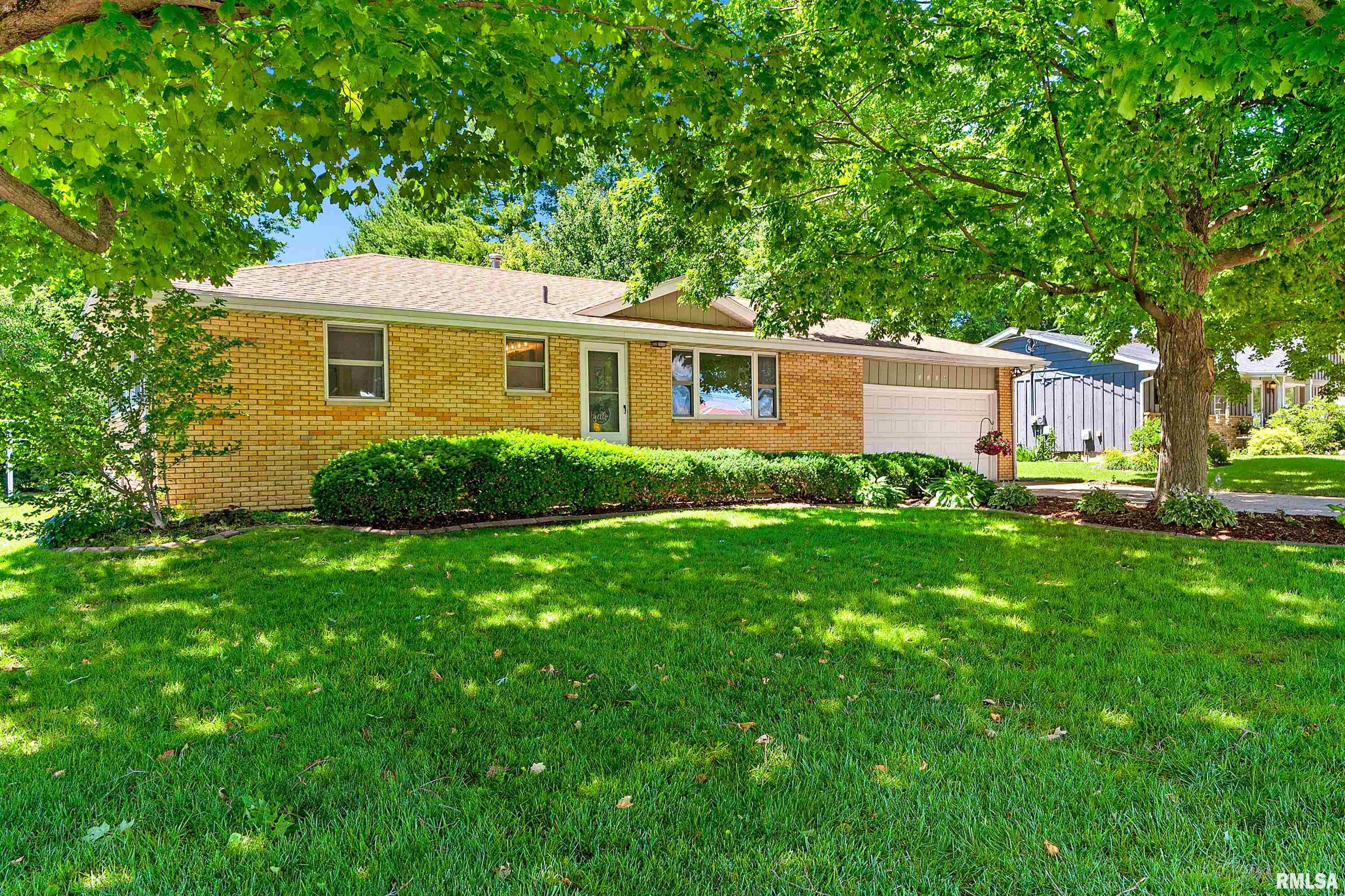 1114 South Main Street Washington, IL 61571 - Photo 2 of 38