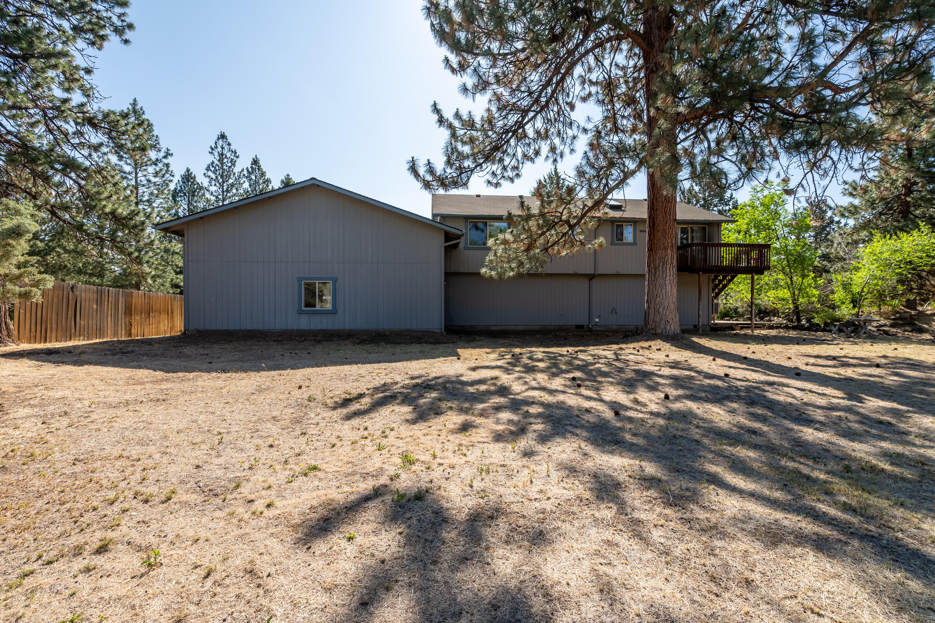 61235 Benham Road Bend, OR 97702 - Photo 35 of 47 TPark_2576_061725-HDR