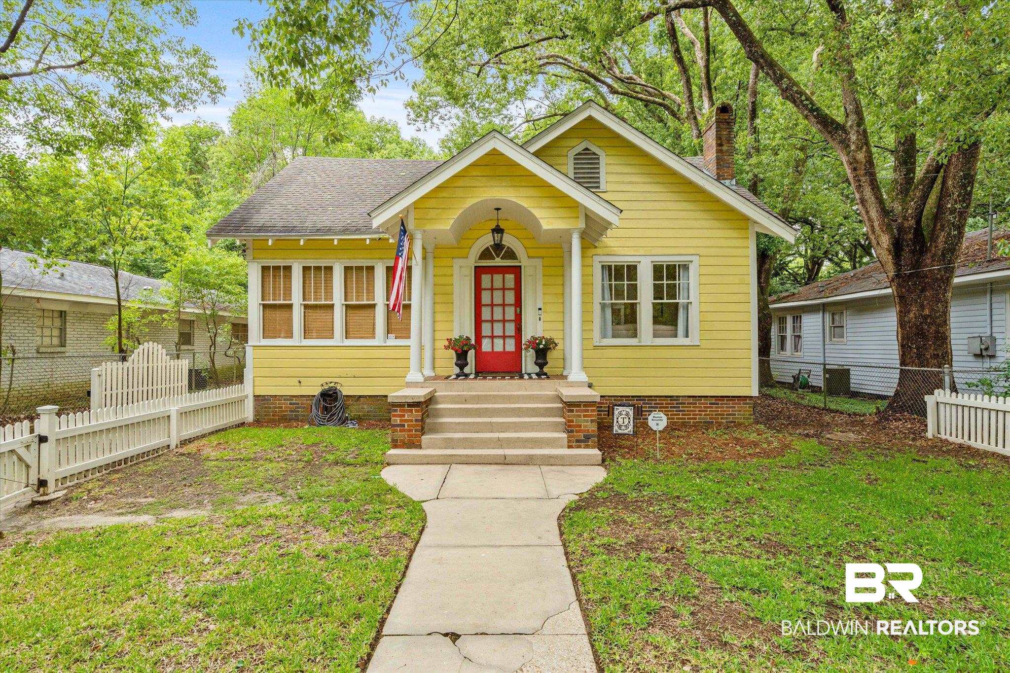 120 Mohawk Street Mobile, AL 36606 - Photo 2 of 22