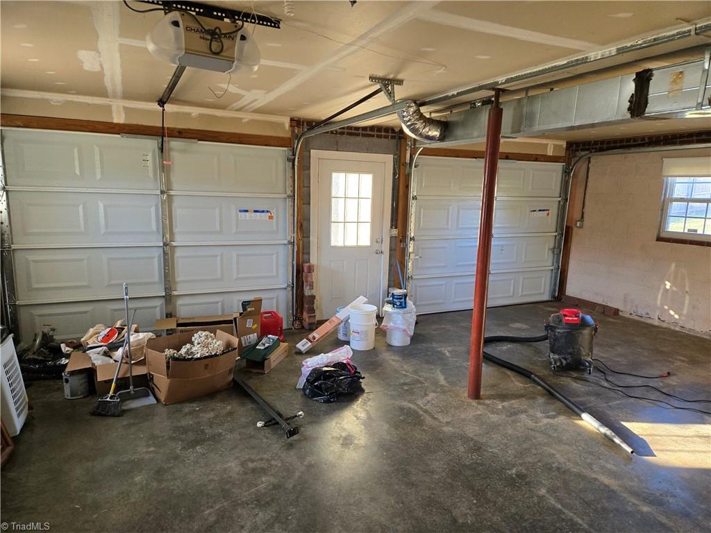 1160 Capella Ridge Road King, NC 27021 - Photo 16 of 16 garage