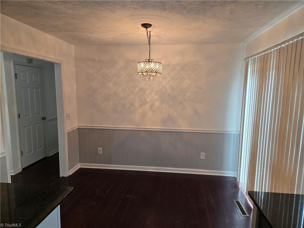 1160 Capella Ridge Road King, NC 27021 - Photo 9 of 16 Dining room