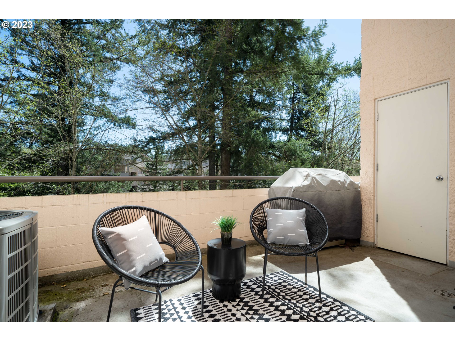 6625 West Burnside Road, Unit 238 Portland, OR 97225 - Photo 15 of 45 Covered Patio