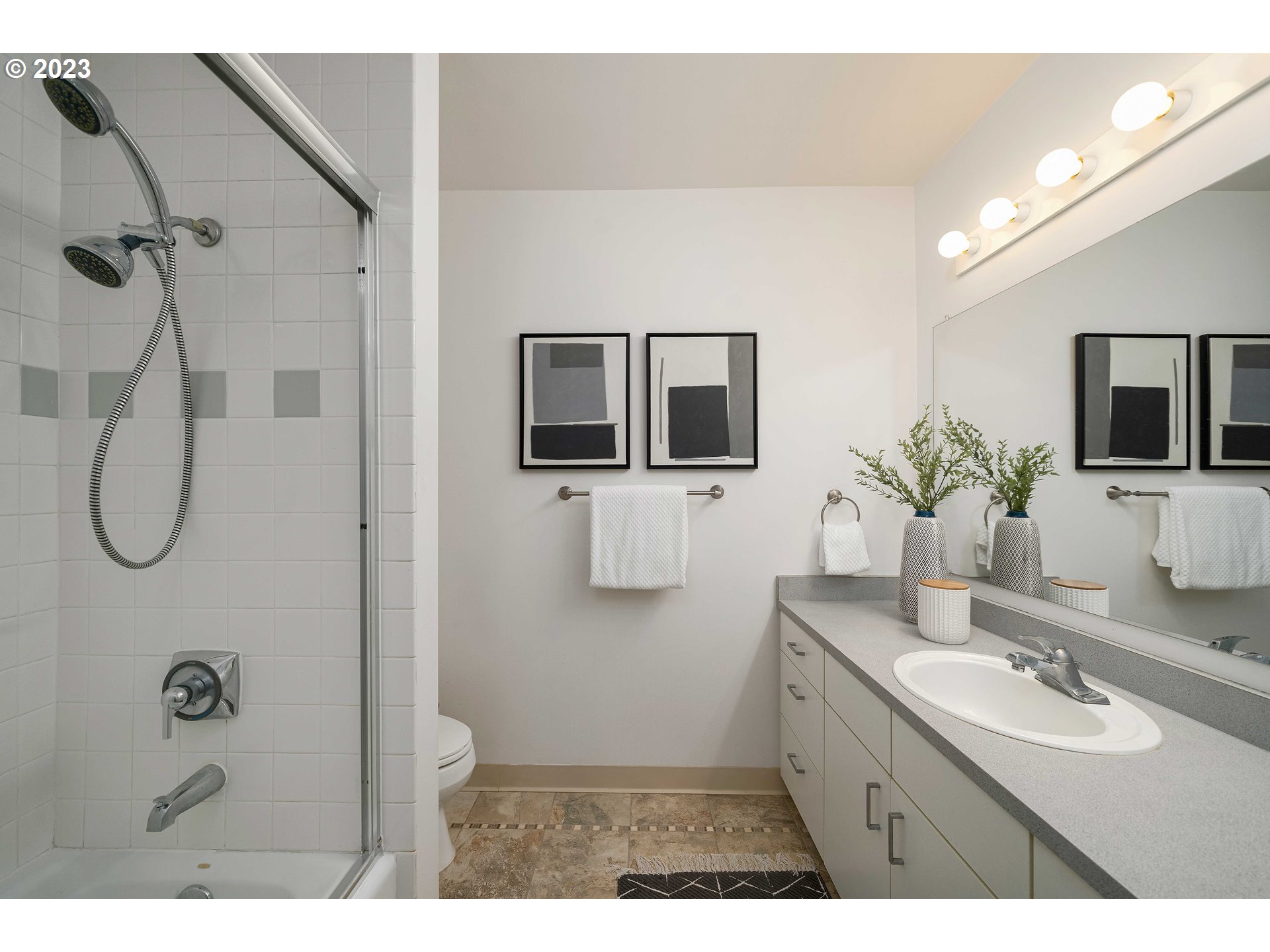 6625 West Burnside Road, Unit 238 Portland, OR 97225 - Photo 26 of 45 Bathroom
