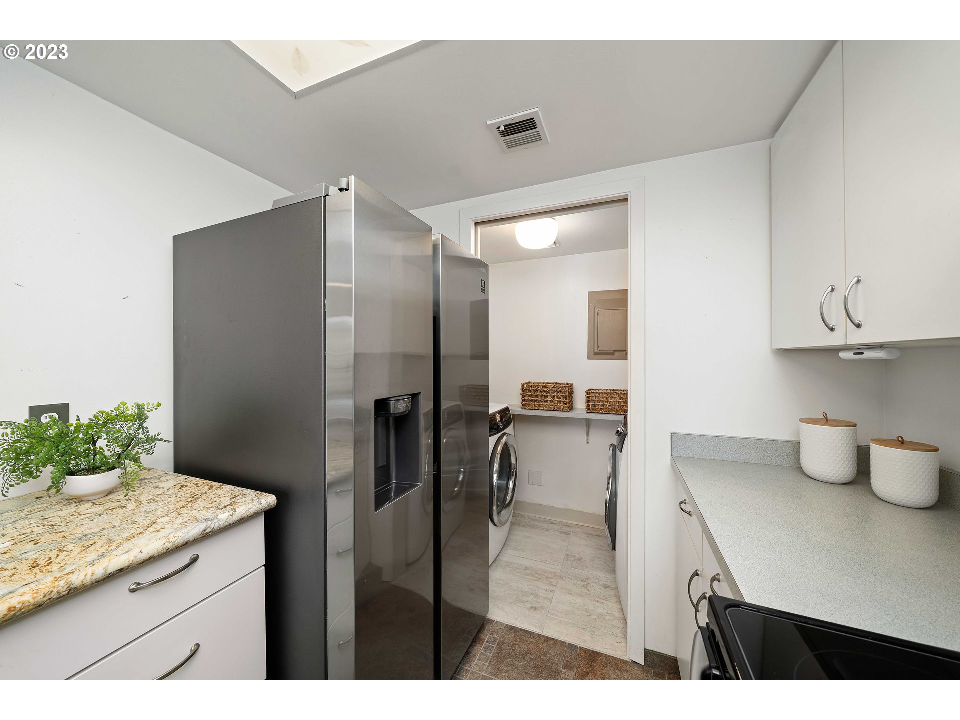6625 West Burnside Road, Unit 238 Portland, OR 97225 - Photo 7 of 45 Kitchen