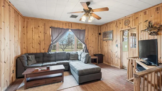 $220,000 | 39067 336th Street, Le Sueur, MN 56058