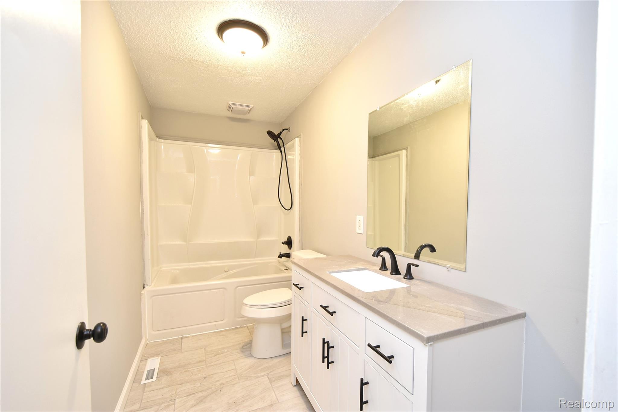 580 Sherman Road Saginaw, MI 48604 - Photo 13 of 24 DSC_9955.JPG