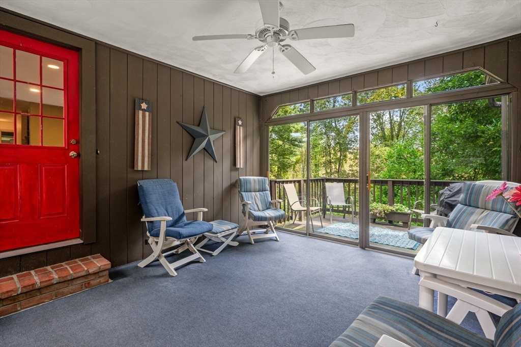 137 Perkins Row Topsfield, MA 01983 - Photo 25 of 29