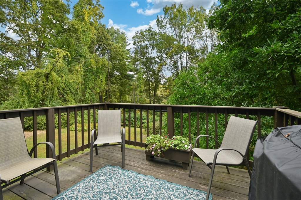 137 Perkins Row Topsfield, MA 01983 - Photo 26 of 29