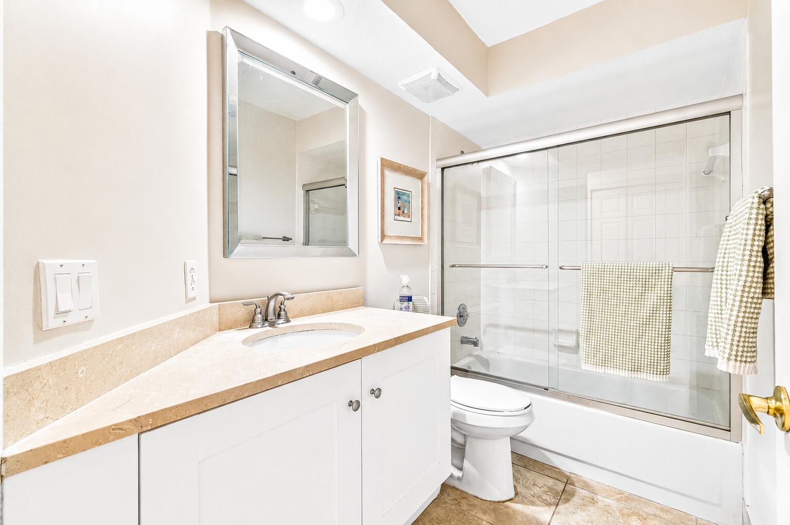 17061 Emile Street, Unit 5 Boca Raton, FL 33487 - Photo 24 of 33 Guest Bathroom