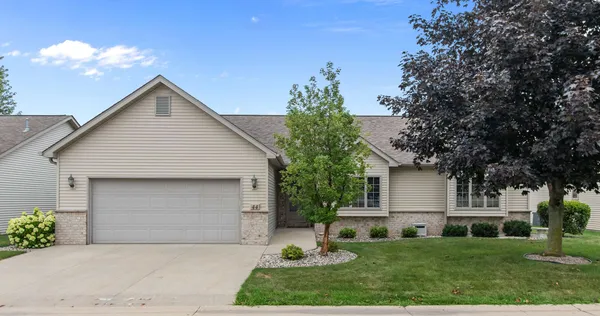$397,900 | 44 Penbrook Circle, Appleton, WI 54913