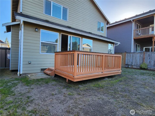 $3,195 | 2715 93rd Place Southeast, Everett, WA 98208