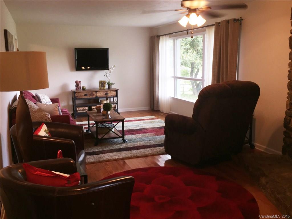 213 Old Newfound Road Leicester, NC 28748 - Photo 4 of 19