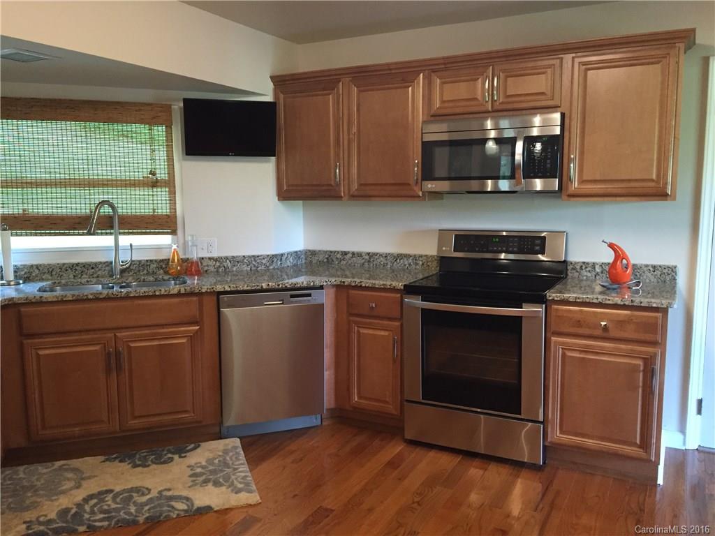213 Old Newfound Road Leicester, NC 28748 - Photo 9 of 19