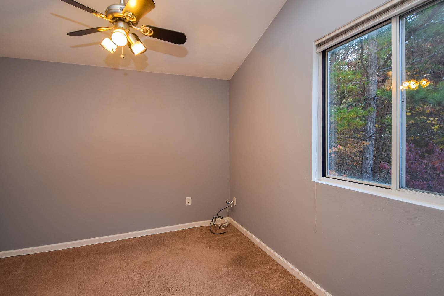 3107 Corbieshaw Road Southwest Roanoke, VA 24015 - Photo 11 of 28 3107 Corbieshaw Rd SW Roanoke-large-014-