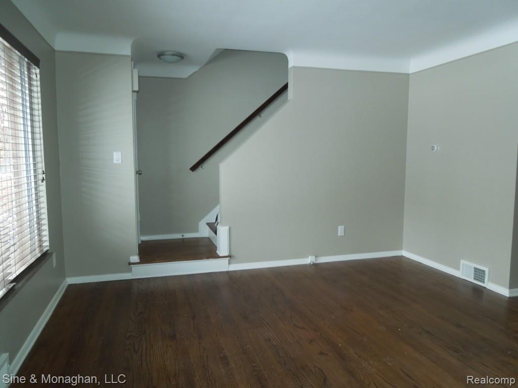 931 North Adams Road, Unit 8 Birmingham, MI 48009 - Photo 4 of 24