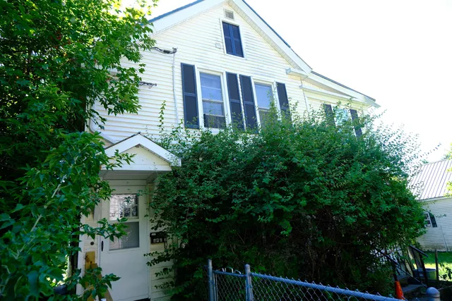 $250,000 | 122 North Avenue, St. Johnsbury, VT 05819