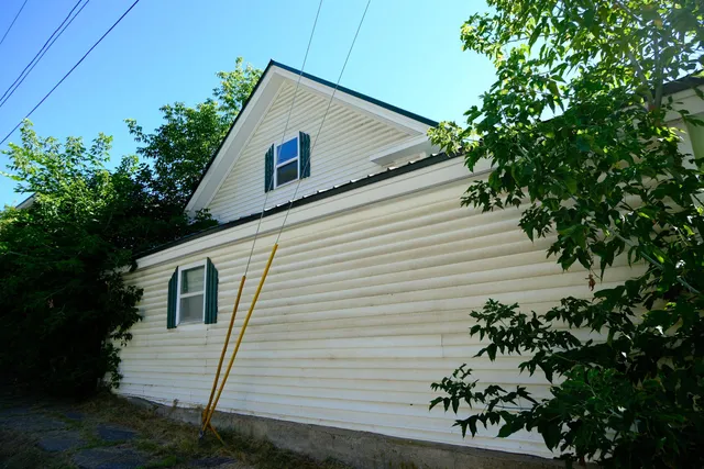 $250,000 | 122 North Avenue, St. Johnsbury, VT 05819