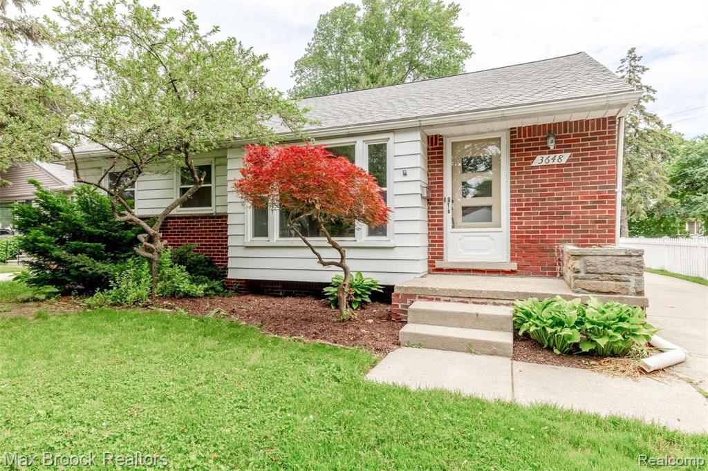 3648 Rockingham Road Royal Oak, MI 48073 - Photo 4 of 21