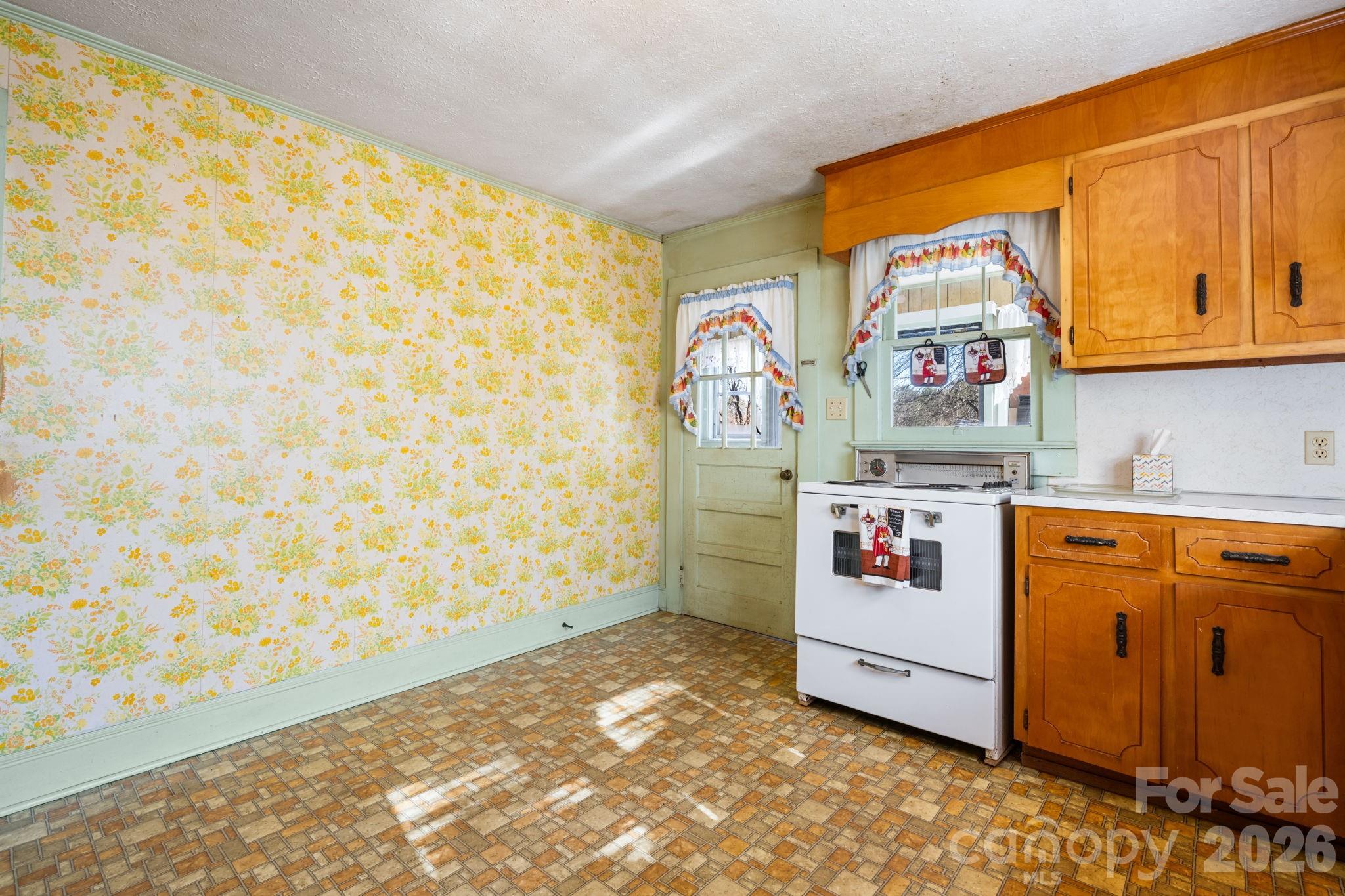 731 Summers Road Valdese, NC 28690 - Photo 5 of 23