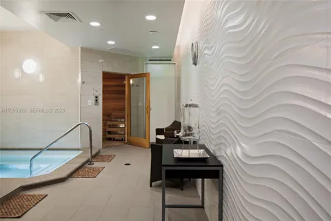 $852,000 | 21050 Point Place, Unit 401, Aventura, FL 33180