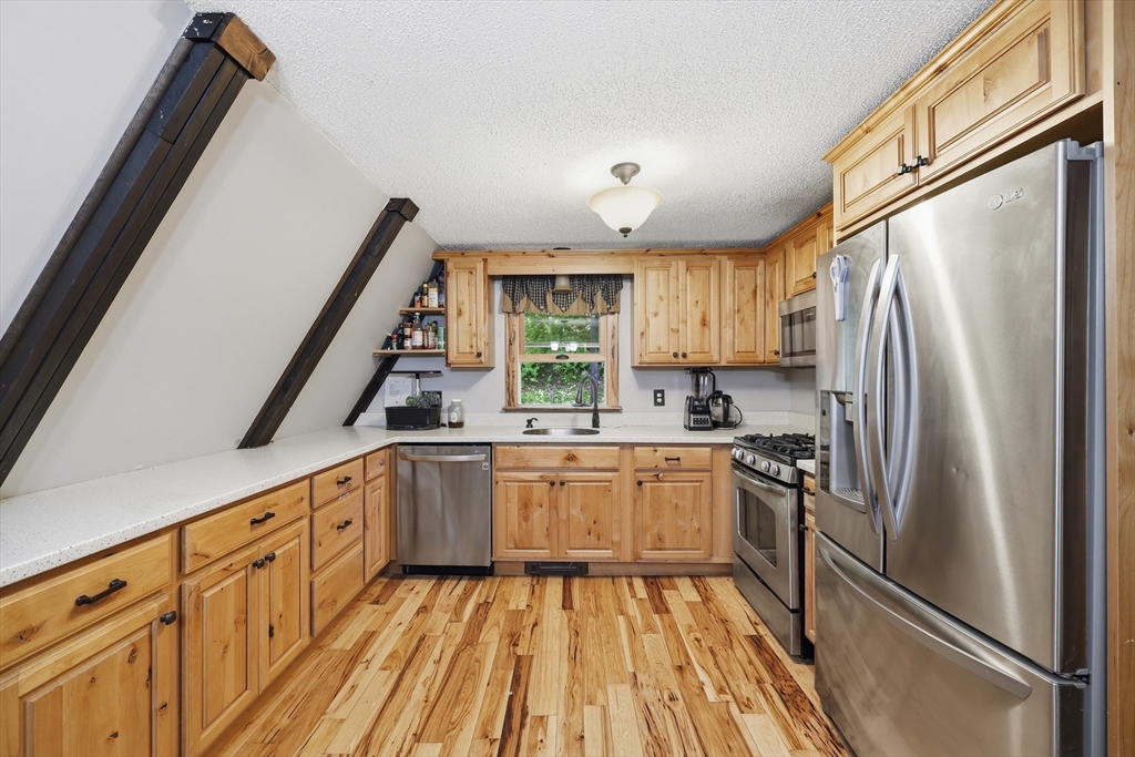 143 East River Road Middlefield, MA 01050 - Photo 8 of 40