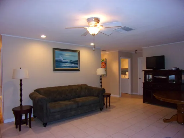 $2,400 | 14109 Whitecap Boulevard, Corpus Christi, TX 78418