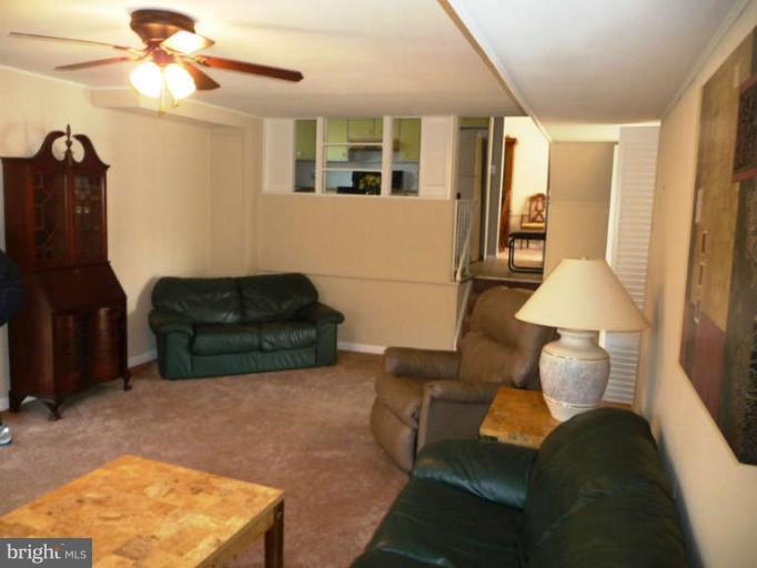 3712 Parkfield Road Baltimore, MD 21244 - Photo 10 of 24 Family Room