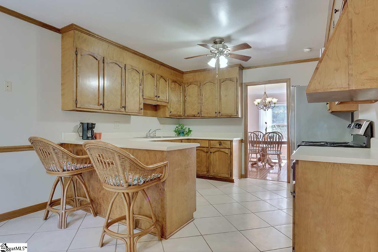 4 Pine Gate Court Greenville, SC 29607 - Photo 14 of 35 Gallery Image 14