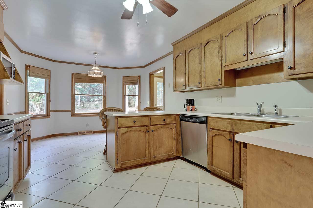 4 Pine Gate Court Greenville, SC 29607 - Photo 16 of 35 Gallery Image 16