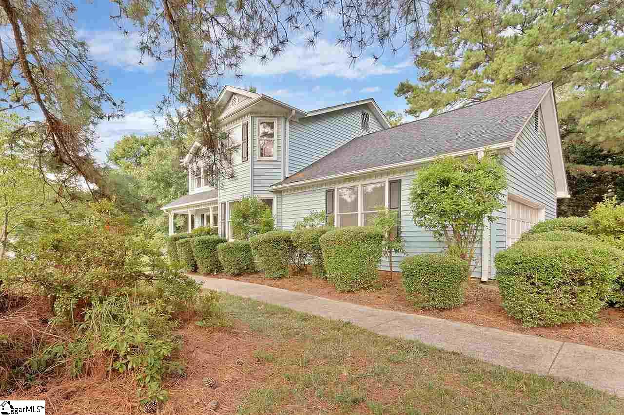 4 Pine Gate Court Greenville, SC 29607 - Photo 3 of 35 Gallery Image 3